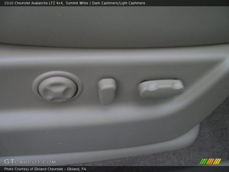 Summit White / Dark Cashmere/Light Cashmere 2010 Chevrolet Avalanche LTZ 4x4
