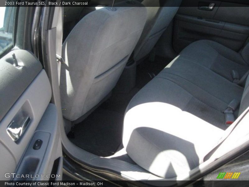 Black / Dark Charcoal 2003 Ford Taurus SES