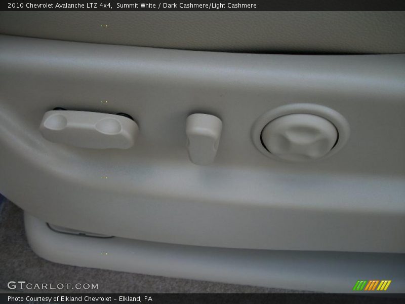 Summit White / Dark Cashmere/Light Cashmere 2010 Chevrolet Avalanche LTZ 4x4