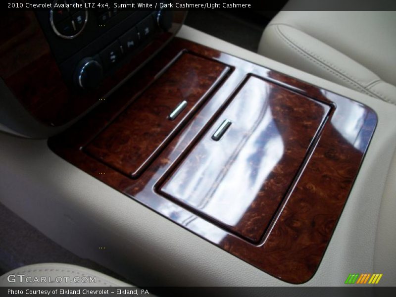 Summit White / Dark Cashmere/Light Cashmere 2010 Chevrolet Avalanche LTZ 4x4