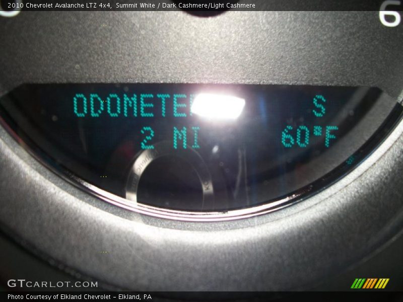 Summit White / Dark Cashmere/Light Cashmere 2010 Chevrolet Avalanche LTZ 4x4