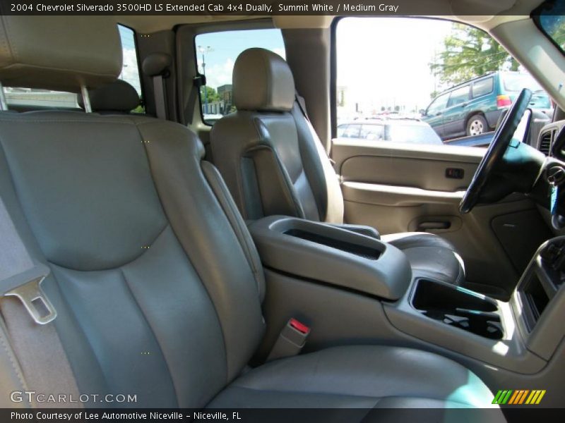 Summit White / Medium Gray 2004 Chevrolet Silverado 3500HD LS Extended Cab 4x4 Dually