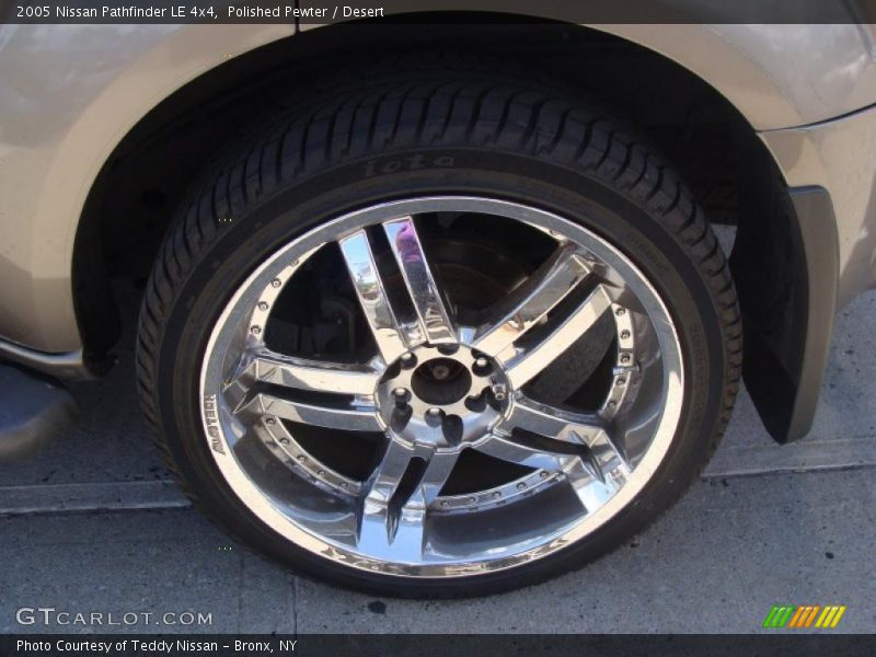 Polished Pewter / Desert 2005 Nissan Pathfinder LE 4x4