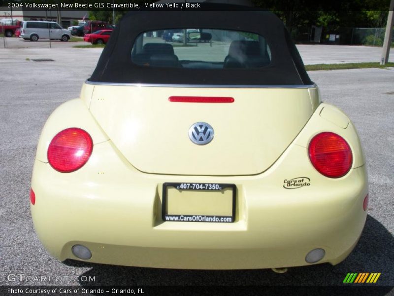 Mellow Yello / Black 2004 Volkswagen New Beetle GLS Convertible