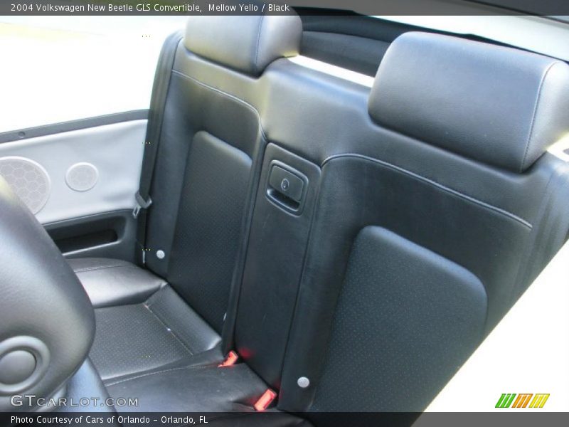 Mellow Yello / Black 2004 Volkswagen New Beetle GLS Convertible