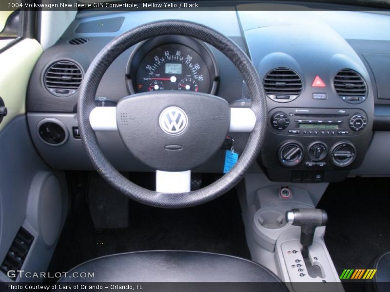 Mellow Yello / Black 2004 Volkswagen New Beetle GLS Convertible