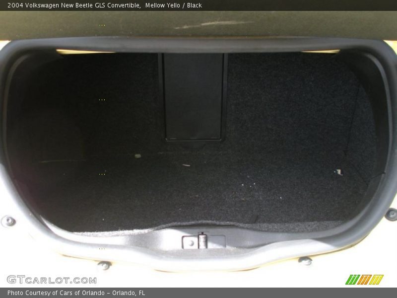 Mellow Yello / Black 2004 Volkswagen New Beetle GLS Convertible