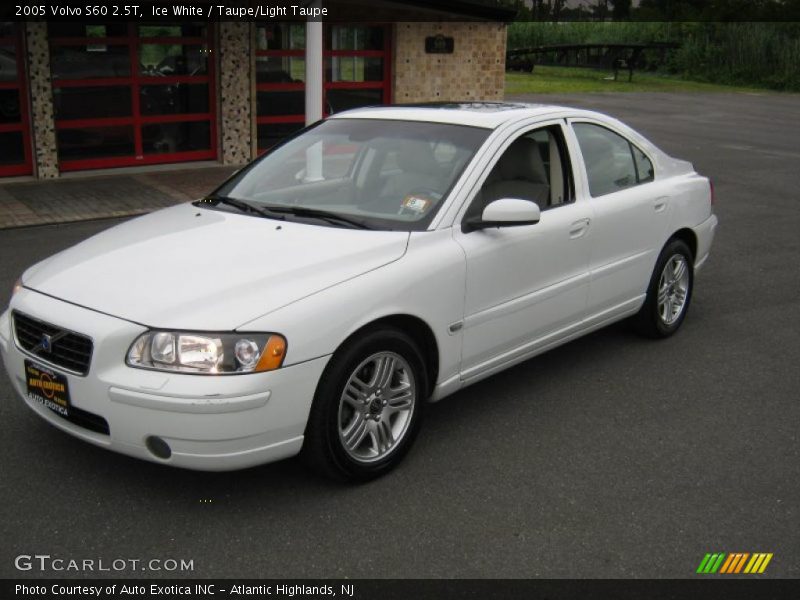 Ice White / Taupe/Light Taupe 2005 Volvo S60 2.5T