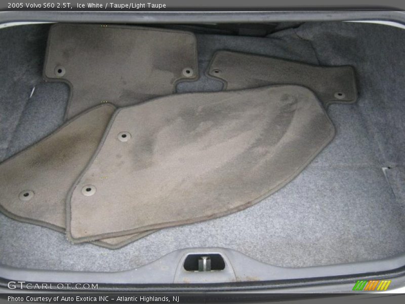Ice White / Taupe/Light Taupe 2005 Volvo S60 2.5T