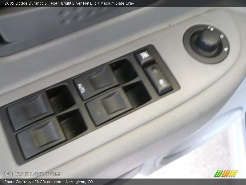 Bright Silver Metallic / Medium Slate Gray 2005 Dodge Durango ST 4x4