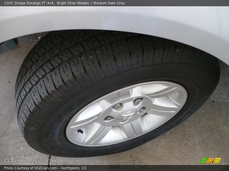 Bright Silver Metallic / Medium Slate Gray 2005 Dodge Durango ST 4x4