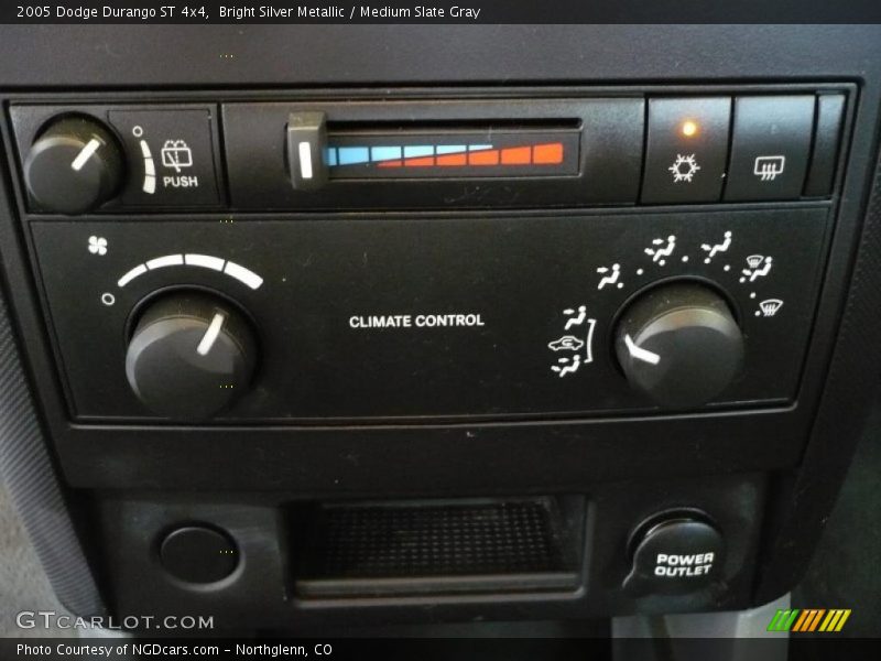 Bright Silver Metallic / Medium Slate Gray 2005 Dodge Durango ST 4x4