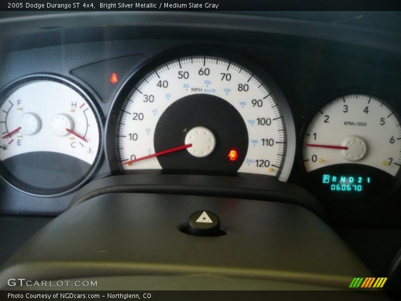 Bright Silver Metallic / Medium Slate Gray 2005 Dodge Durango ST 4x4