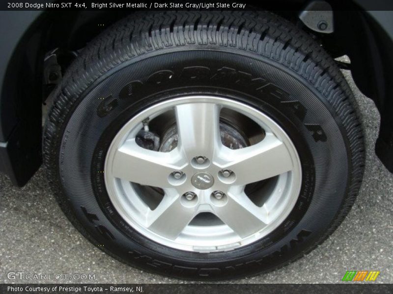 Bright Silver Metallic / Dark Slate Gray/Light Slate Gray 2008 Dodge Nitro SXT 4x4