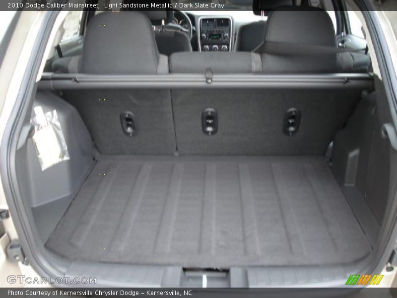 Light Sandstone Metallic / Dark Slate Gray 2010 Dodge Caliber Mainstreet