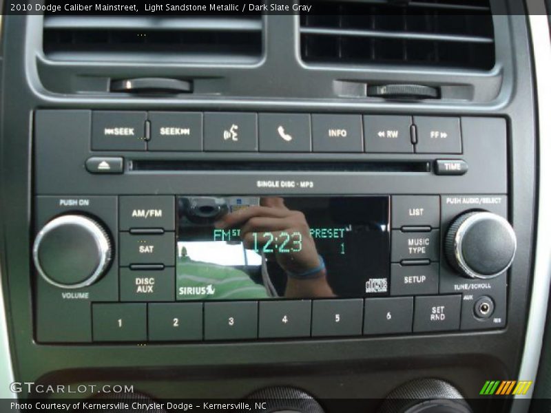 Light Sandstone Metallic / Dark Slate Gray 2010 Dodge Caliber Mainstreet