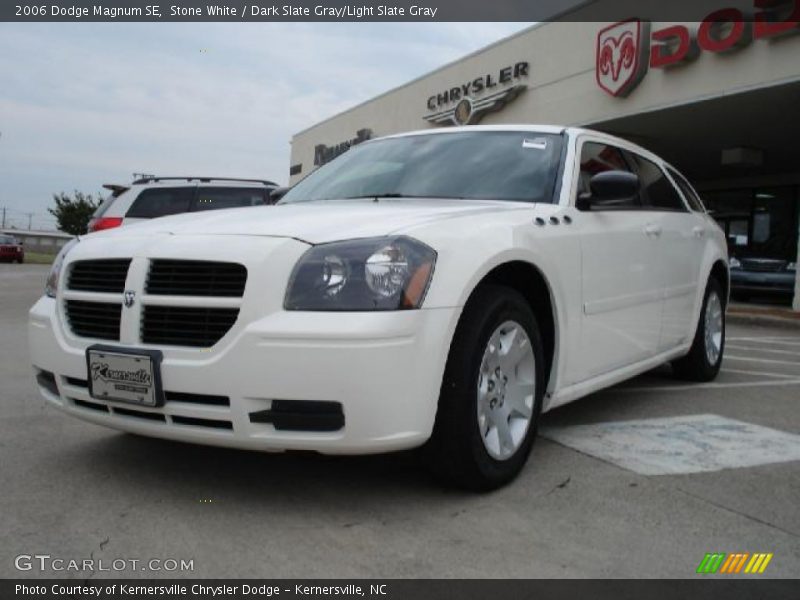Stone White / Dark Slate Gray/Light Slate Gray 2006 Dodge Magnum SE