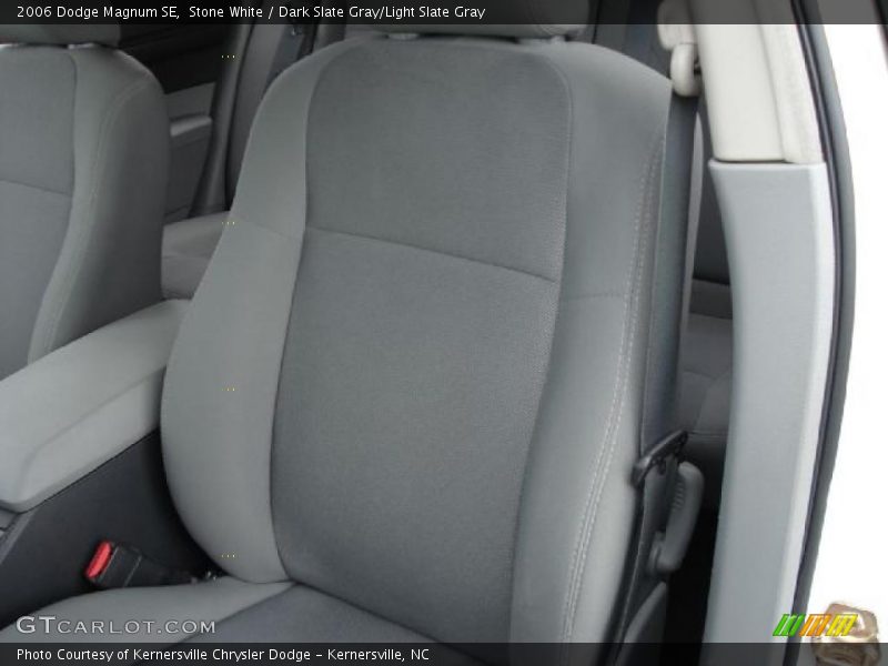 Stone White / Dark Slate Gray/Light Slate Gray 2006 Dodge Magnum SE