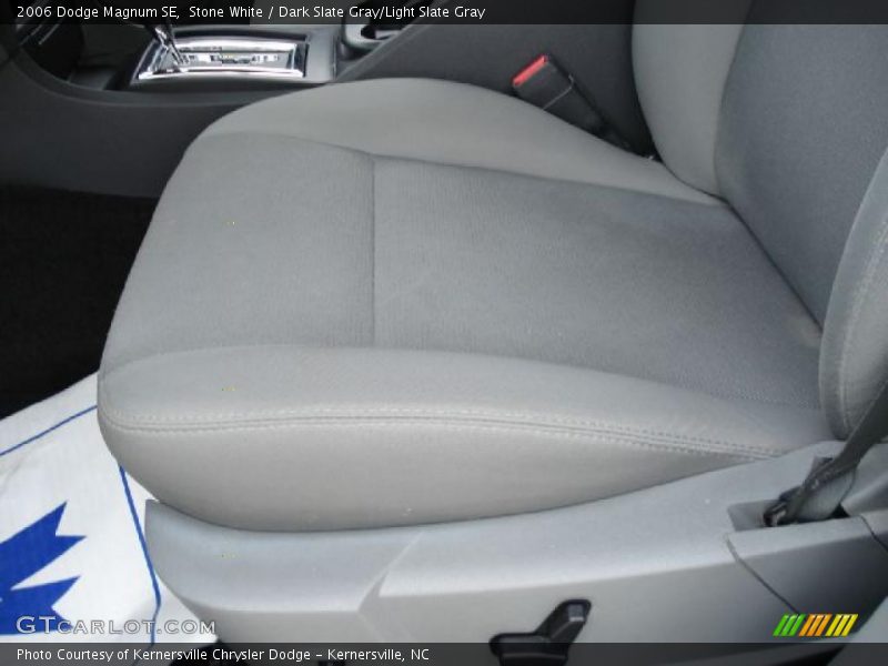 Stone White / Dark Slate Gray/Light Slate Gray 2006 Dodge Magnum SE