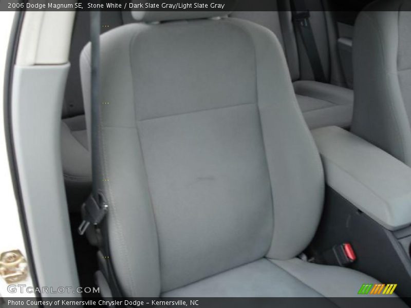 Stone White / Dark Slate Gray/Light Slate Gray 2006 Dodge Magnum SE