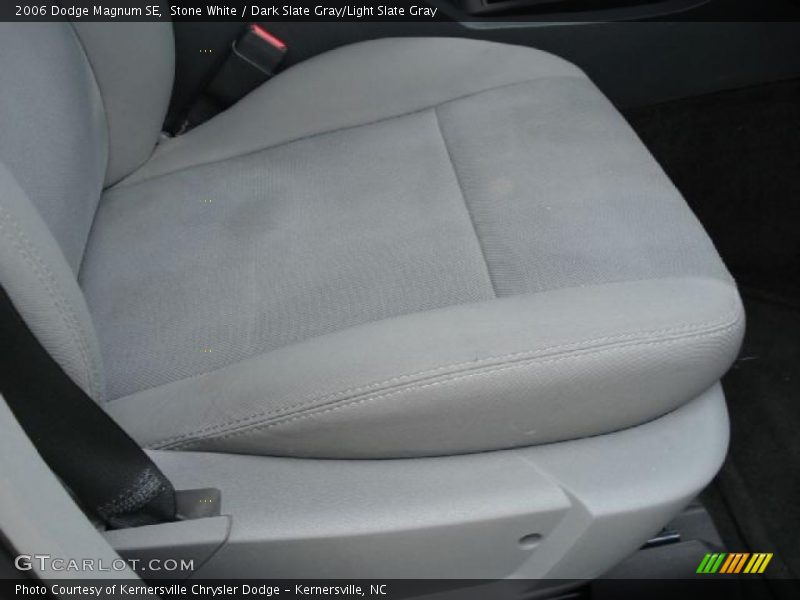 Stone White / Dark Slate Gray/Light Slate Gray 2006 Dodge Magnum SE