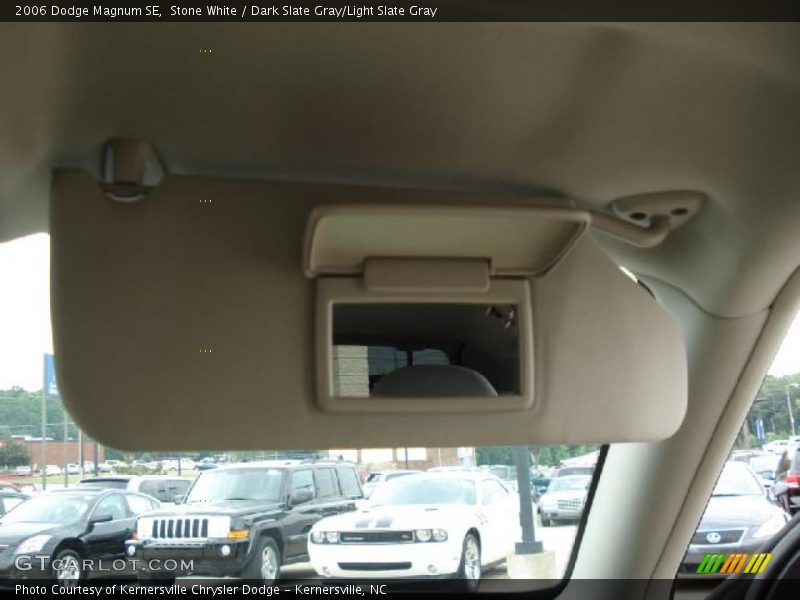 Stone White / Dark Slate Gray/Light Slate Gray 2006 Dodge Magnum SE