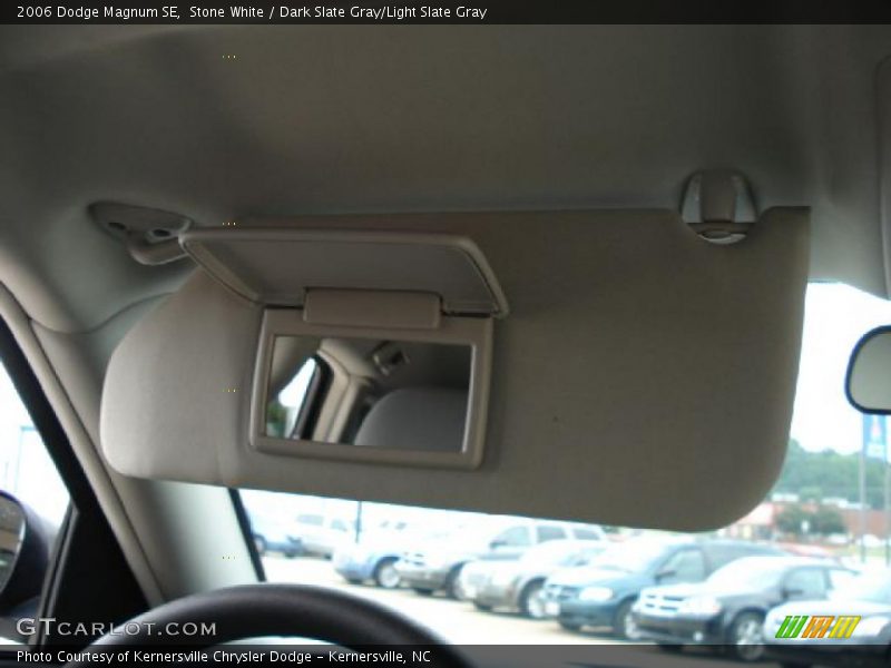 Stone White / Dark Slate Gray/Light Slate Gray 2006 Dodge Magnum SE