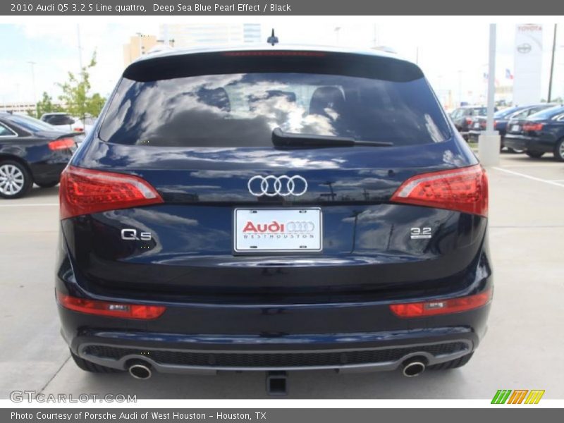 Deep Sea Blue Pearl Effect / Black 2010 Audi Q5 3.2 S Line quattro