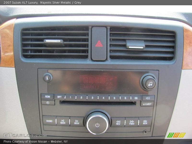 Majestic Silver Metallic / Grey 2007 Suzuki XL7 Luxury