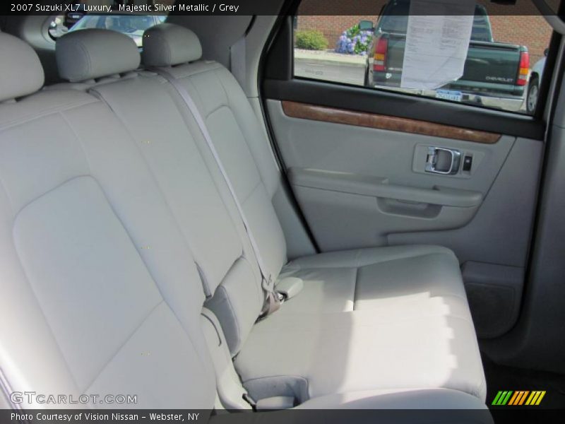 Majestic Silver Metallic / Grey 2007 Suzuki XL7 Luxury
