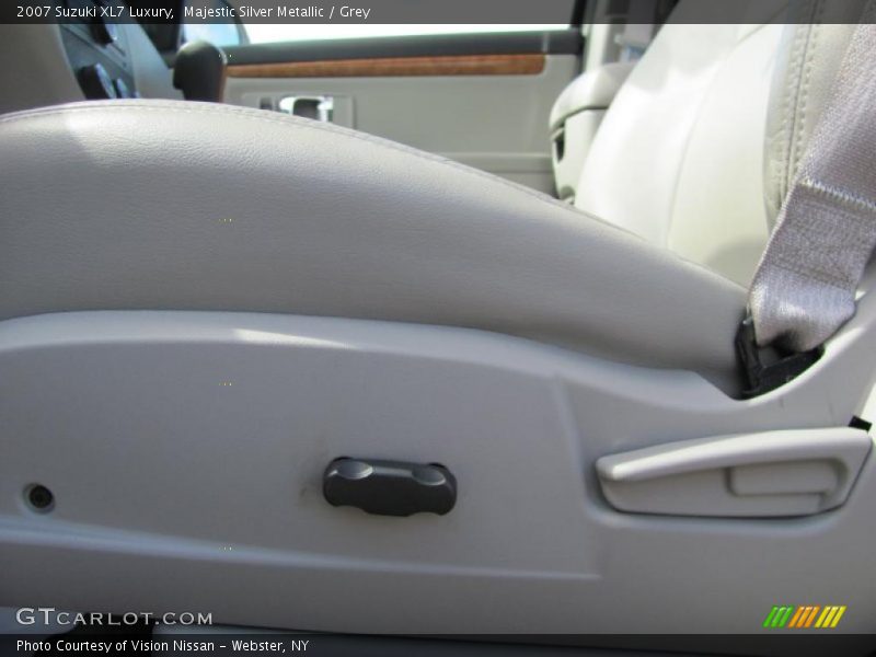 Majestic Silver Metallic / Grey 2007 Suzuki XL7 Luxury
