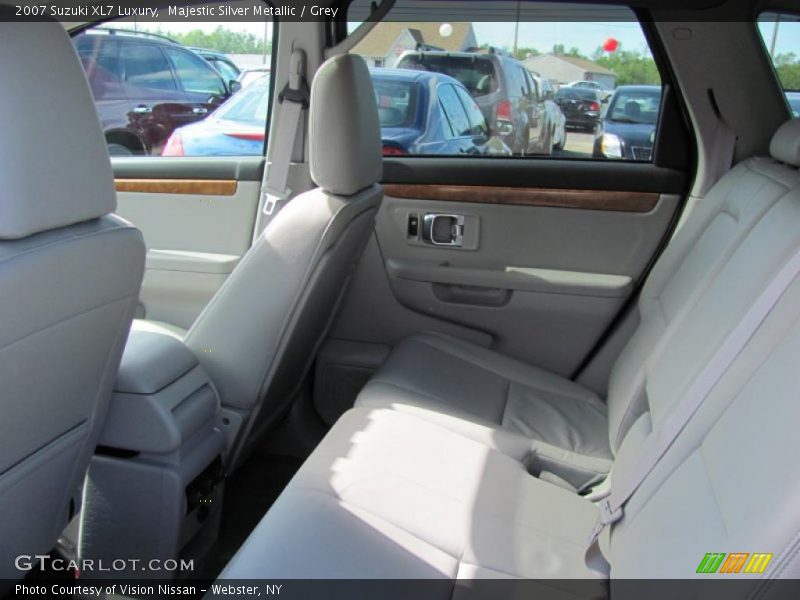 Majestic Silver Metallic / Grey 2007 Suzuki XL7 Luxury