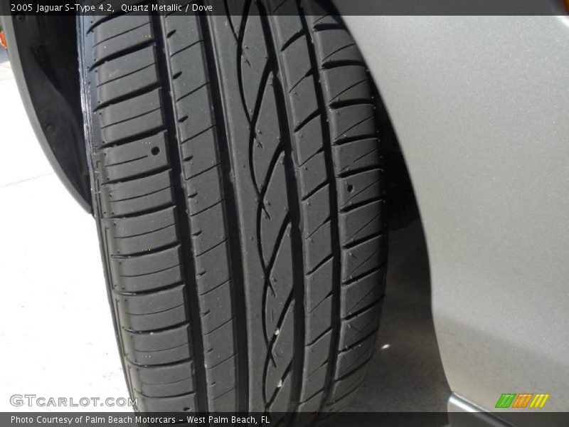 Quartz Metallic / Dove 2005 Jaguar S-Type 4.2