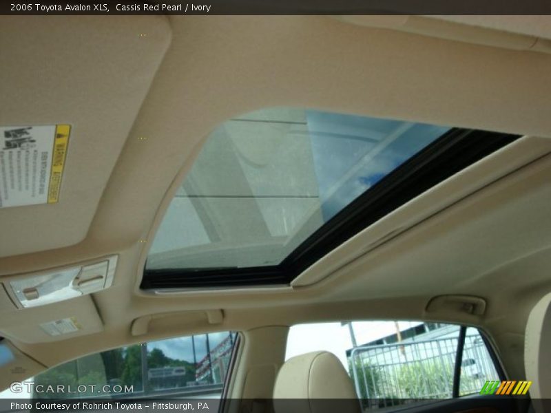 Cassis Red Pearl / Ivory 2006 Toyota Avalon XLS