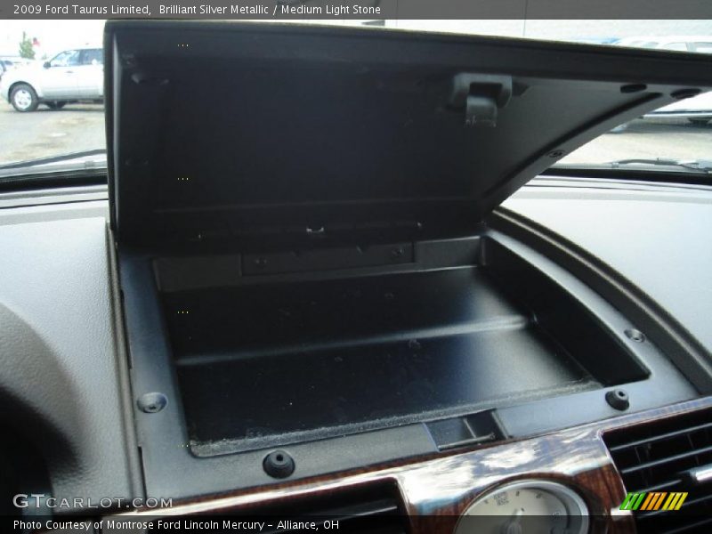 Brilliant Silver Metallic / Medium Light Stone 2009 Ford Taurus Limited