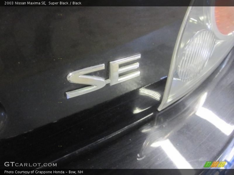 Super Black / Black 2003 Nissan Maxima SE