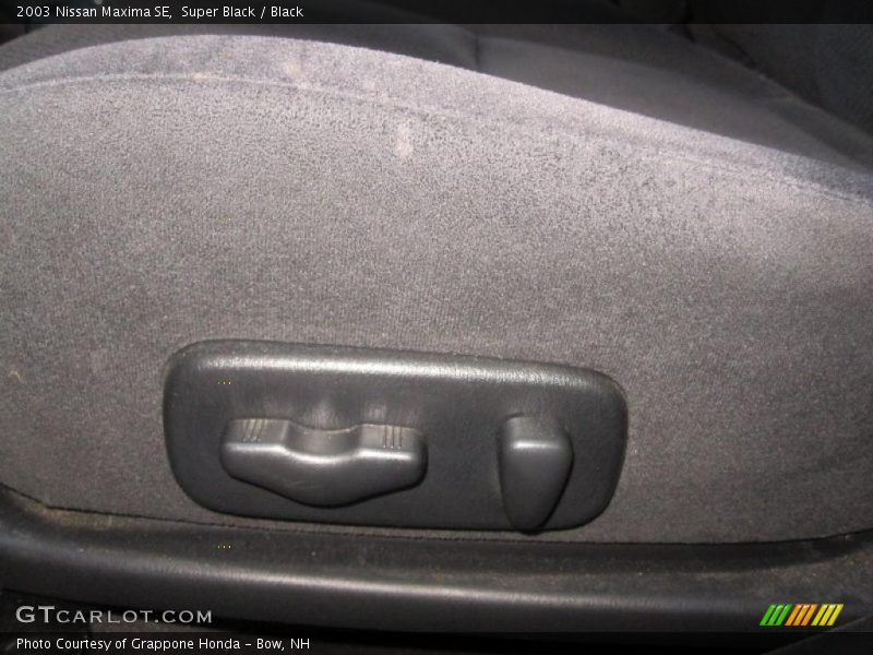Super Black / Black 2003 Nissan Maxima SE