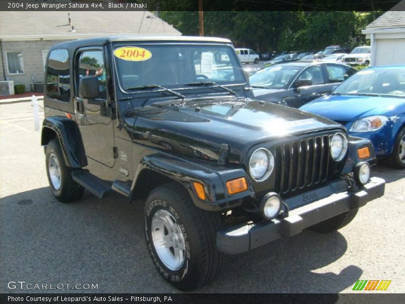 Black / Khaki 2004 Jeep Wrangler Sahara 4x4