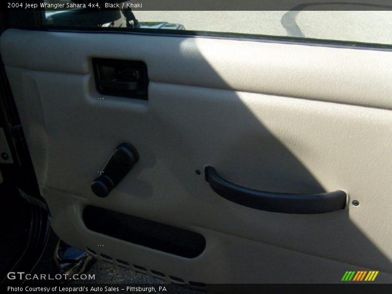 Black / Khaki 2004 Jeep Wrangler Sahara 4x4