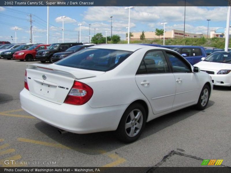 Super White / Dark Charcoal 2002 Toyota Camry SE