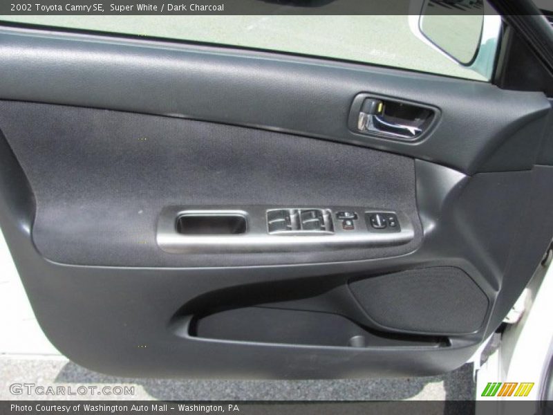Super White / Dark Charcoal 2002 Toyota Camry SE