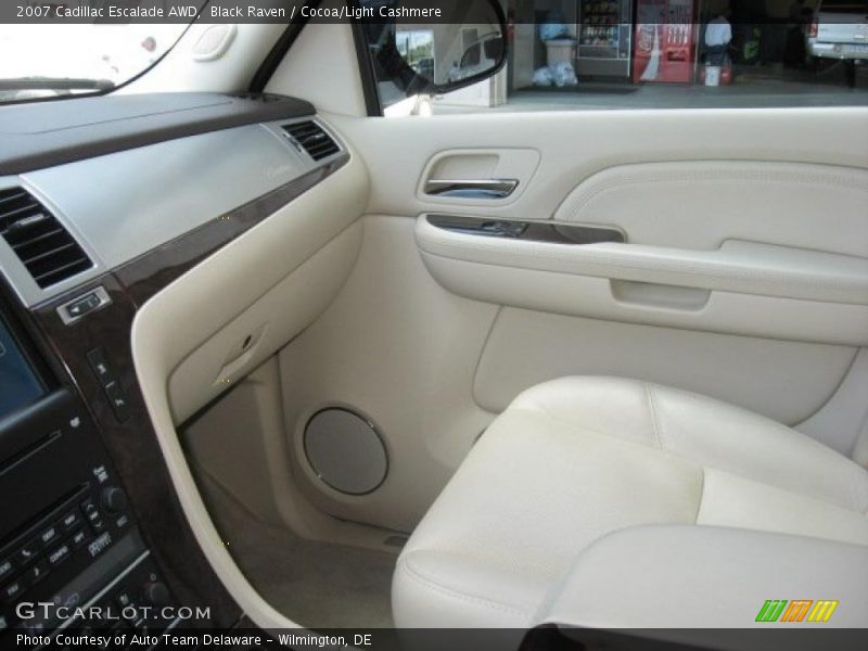 Black Raven / Cocoa/Light Cashmere 2007 Cadillac Escalade AWD