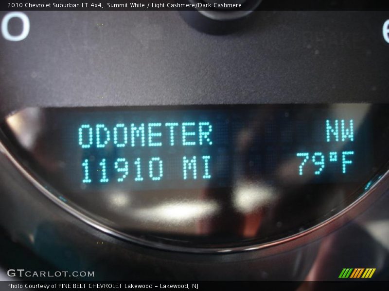 Summit White / Light Cashmere/Dark Cashmere 2010 Chevrolet Suburban LT 4x4