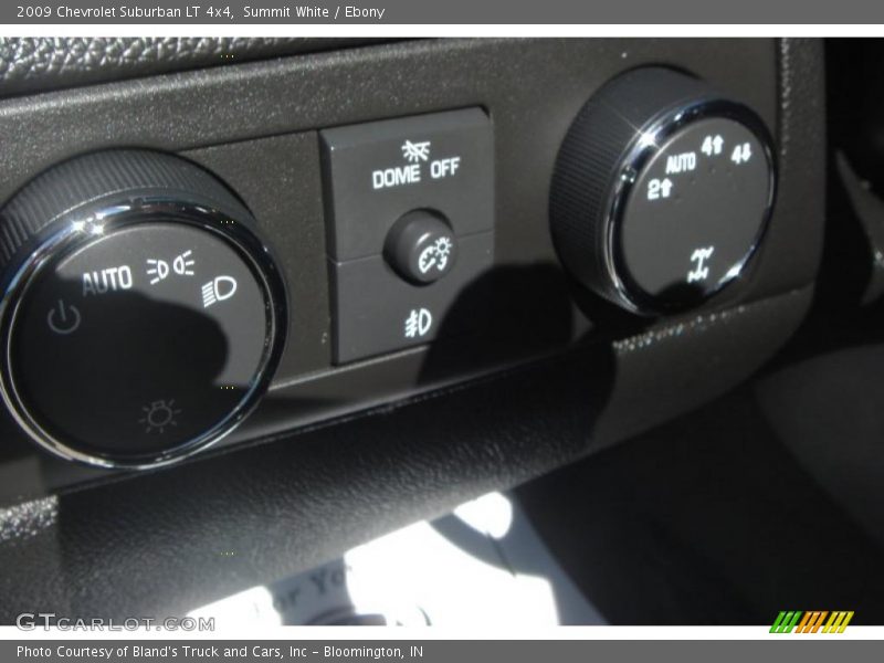 Summit White / Ebony 2009 Chevrolet Suburban LT 4x4