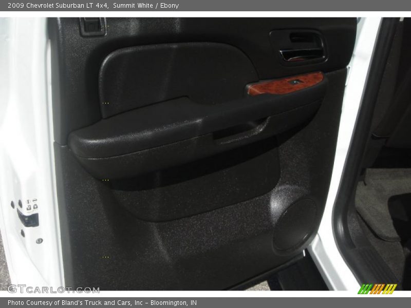 Summit White / Ebony 2009 Chevrolet Suburban LT 4x4