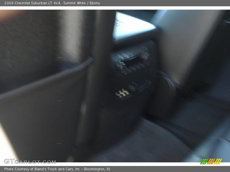Summit White / Ebony 2009 Chevrolet Suburban LT 4x4