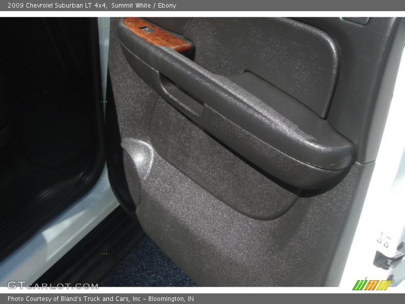 Summit White / Ebony 2009 Chevrolet Suburban LT 4x4