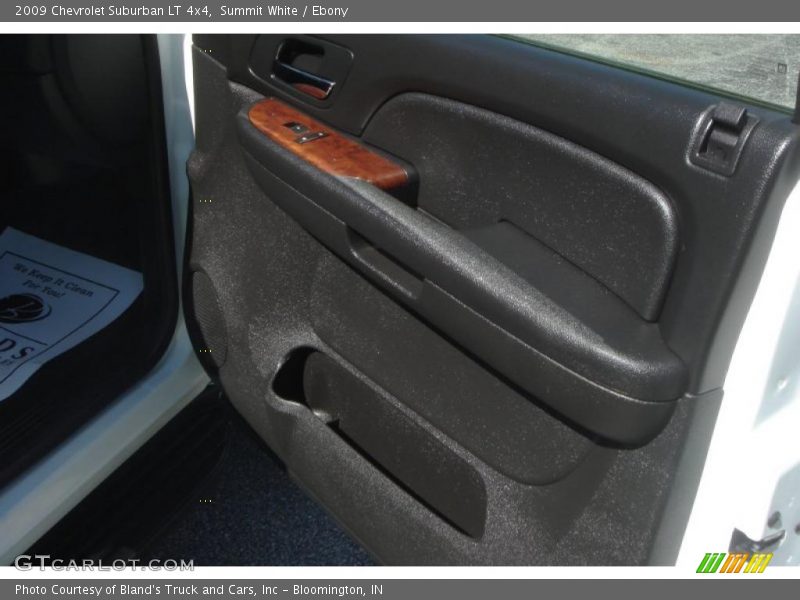 Summit White / Ebony 2009 Chevrolet Suburban LT 4x4