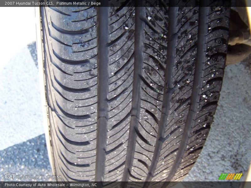 Platinum Metallic / Beige 2007 Hyundai Tucson GLS