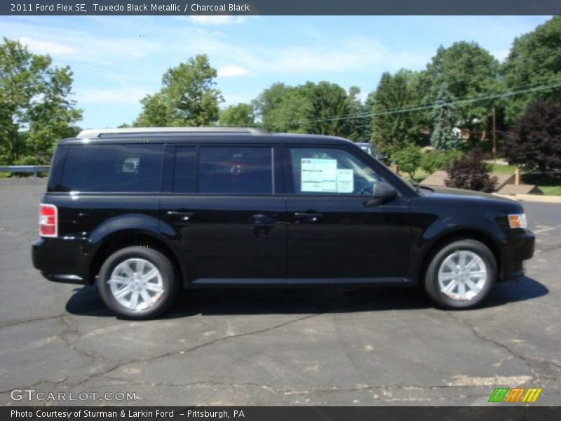 Tuxedo Black Metallic / Charcoal Black 2011 Ford Flex SE